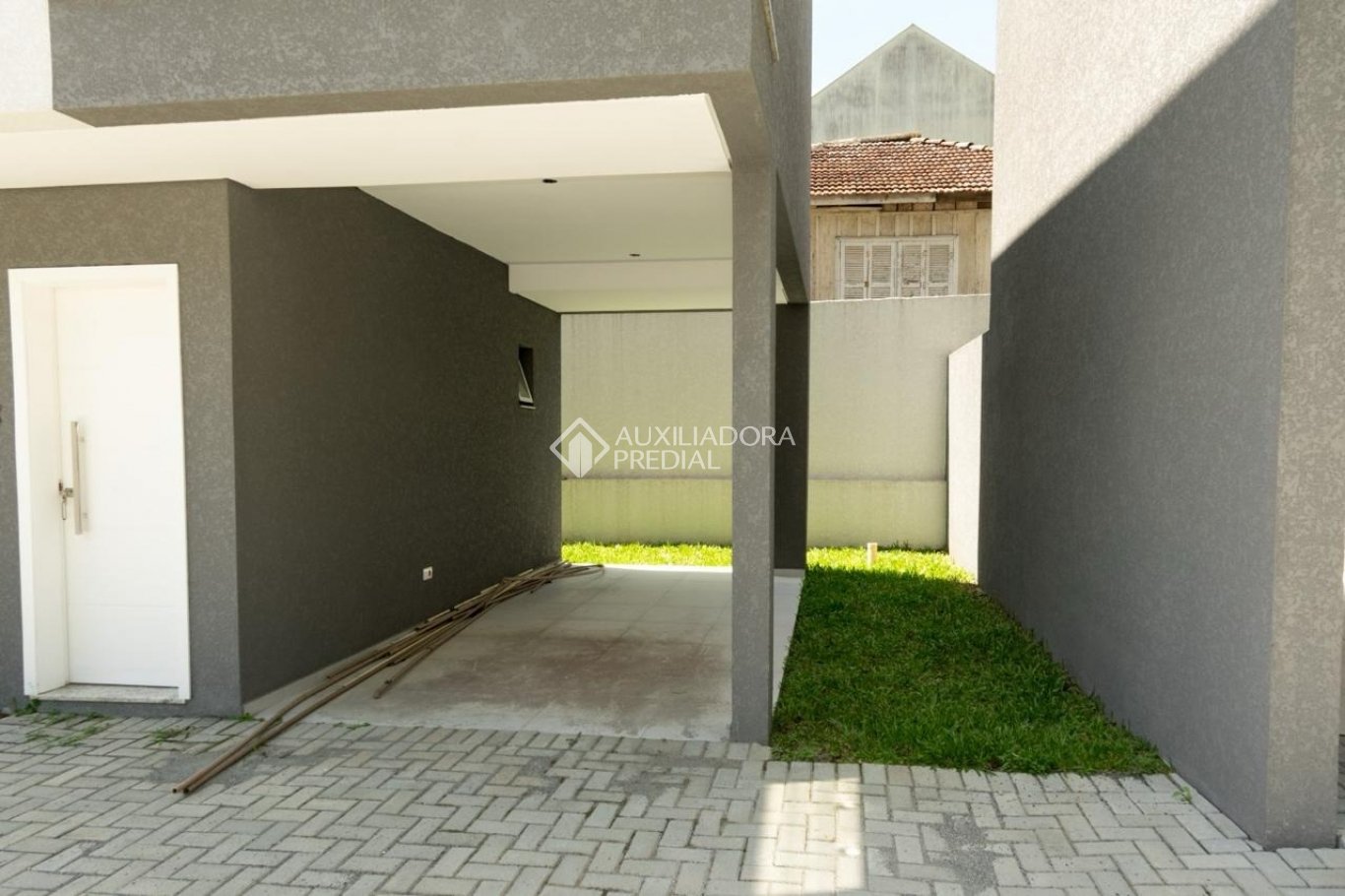 Sobrado com 3 quartos e 103m² à venda em Santo Inácio, Curitiba. (1 / 10)