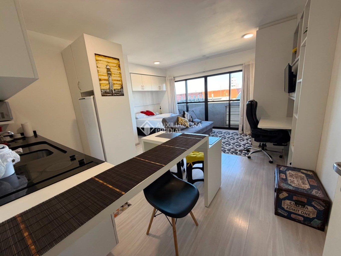 Apartamento com 1 quarto e 33m² à venda em Centro, Curitiba. (3 / 10)