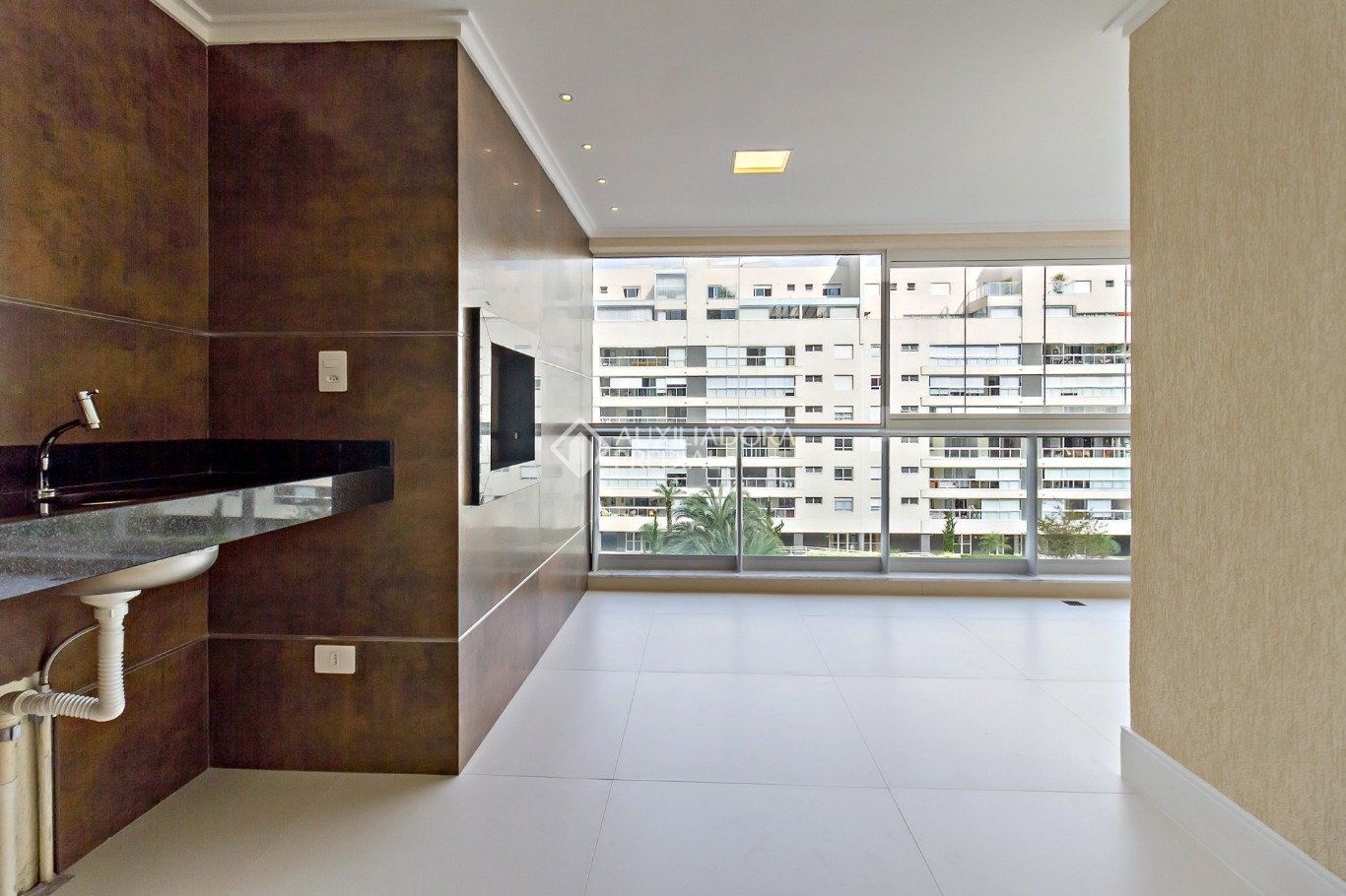 Apartamento com 3 quartos e 188m² à venda em Água Verde, Curitiba. (2 / 10)