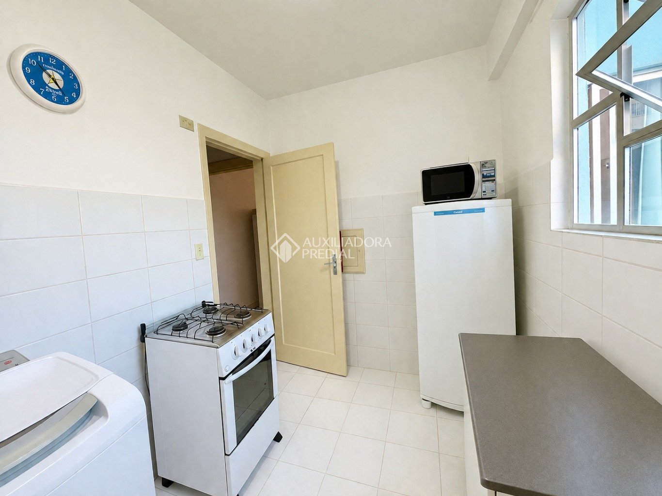 Apartamento com 2 quartos e 70m² à venda em Centro, Curitiba. (3 / 10)
