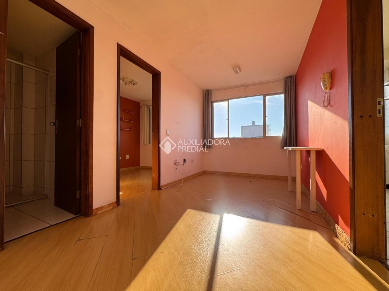 Apartamento com 1 quarto e 30m² à venda em Centro, Curitiba. (1 / 10)