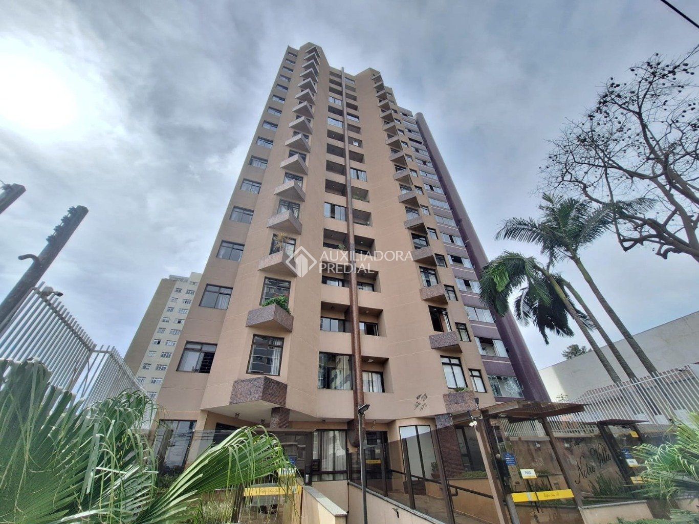 Apartamento com 2 quartos e 72m² à venda em Bacacheri, Curitiba. (1 / 10)