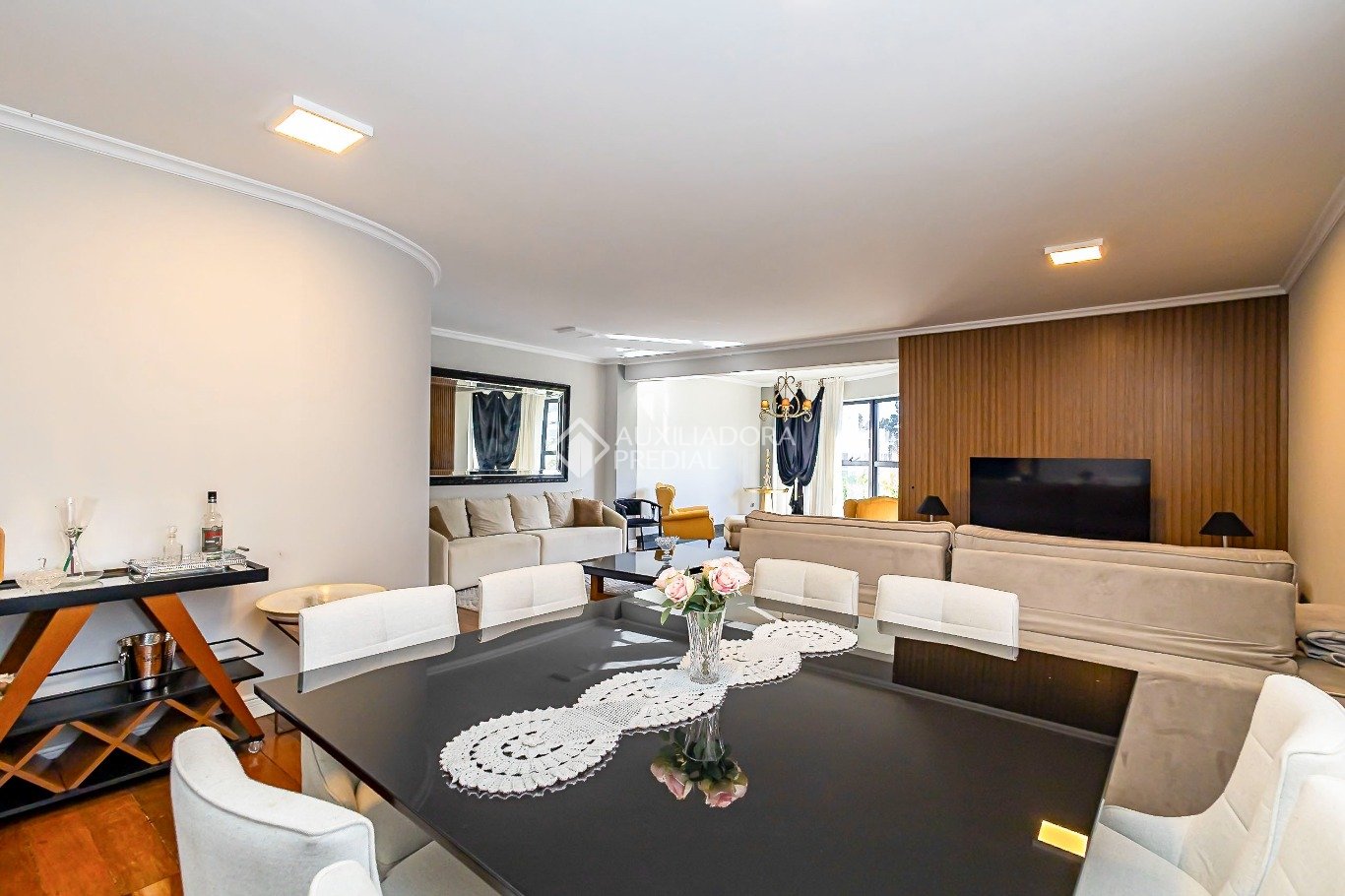Apartamento com 4 quartos e 279m² à venda em Batel, Curitiba. (2 / 10)