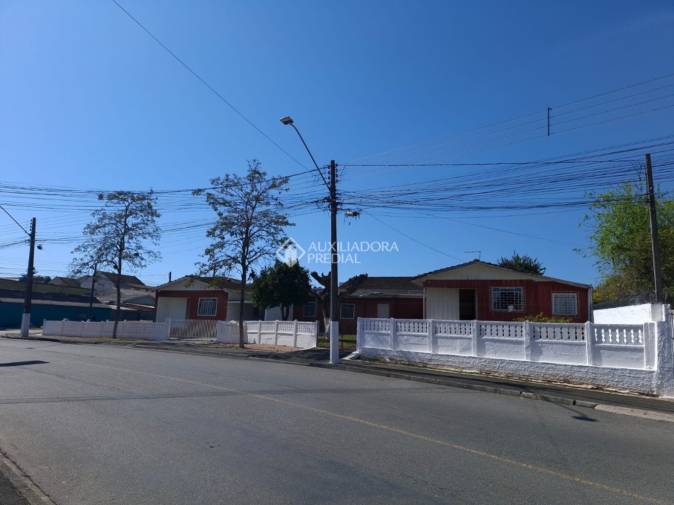 Terreno à venda em Capão Raso, Curitiba. (1 / 10)