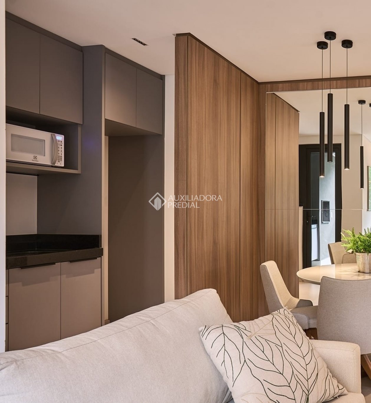 Apartamento com 2 quartos e 66m² à venda em Água Verde, Curitiba. (3 / 10)