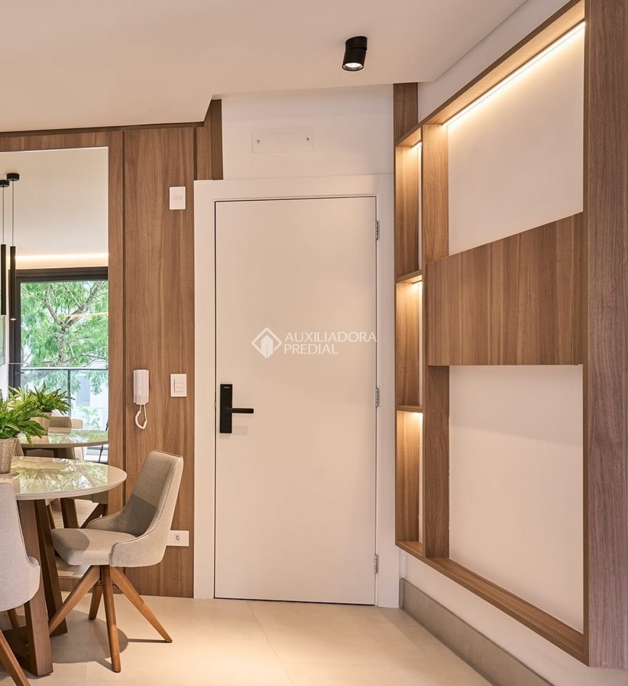 Apartamento com 2 quartos e 66m² à venda em Água Verde, Curitiba. (2 / 10)