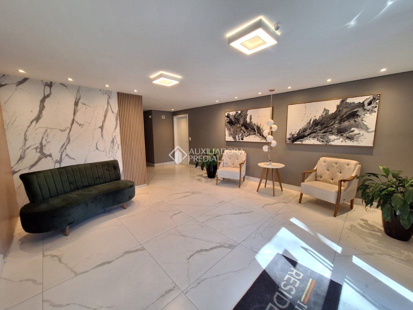 Apartamento com 2 quartos e 83m² à venda em Cristo Rei, Curitiba. (2 / 10)
