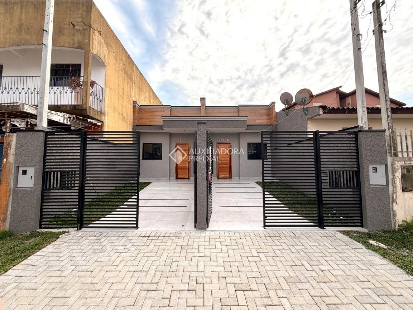 Casa com 2 quartos e 47m² à venda em Sítio Cercado, Curitiba. (1 / 10)
