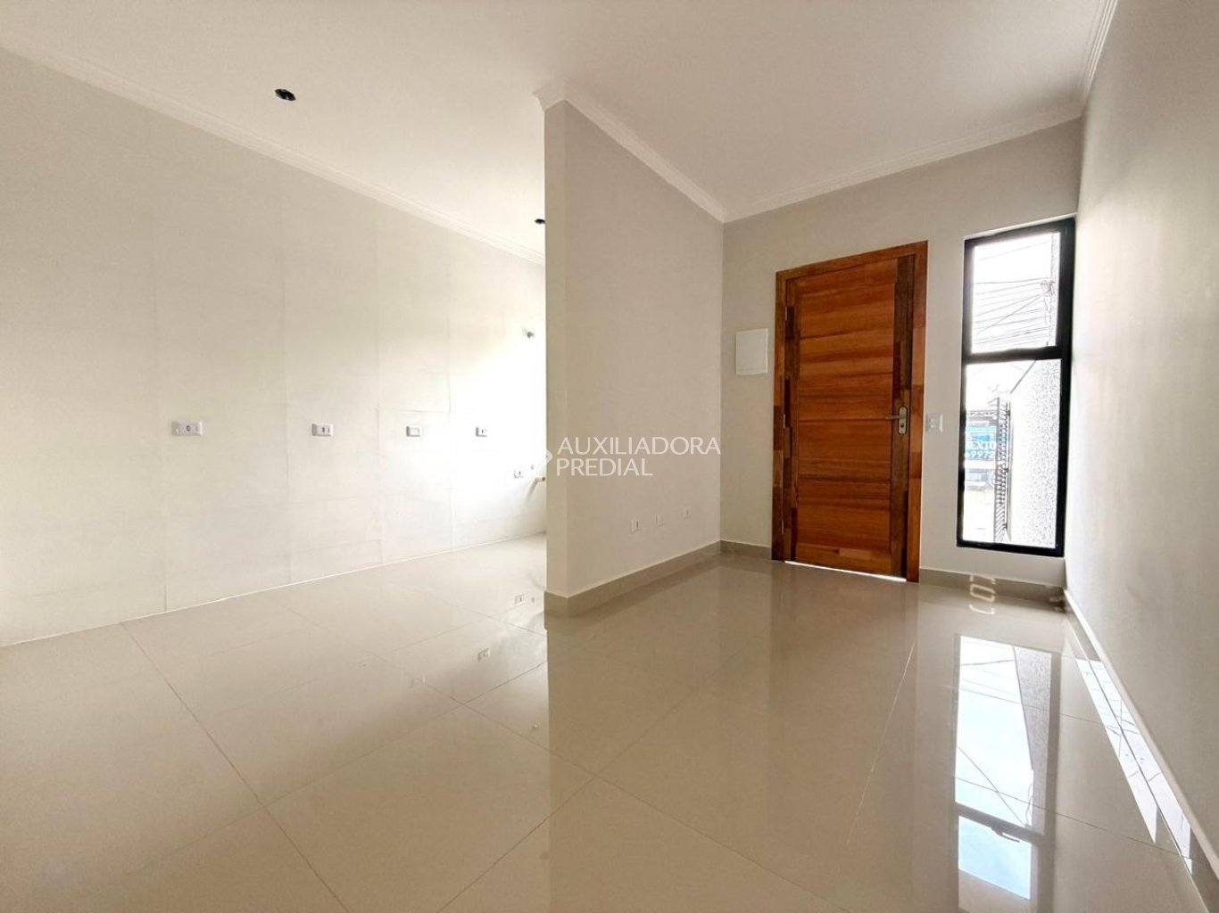 Casa com 2 quartos e 47m² à venda em Sítio Cercado, Curitiba. (3 / 10)