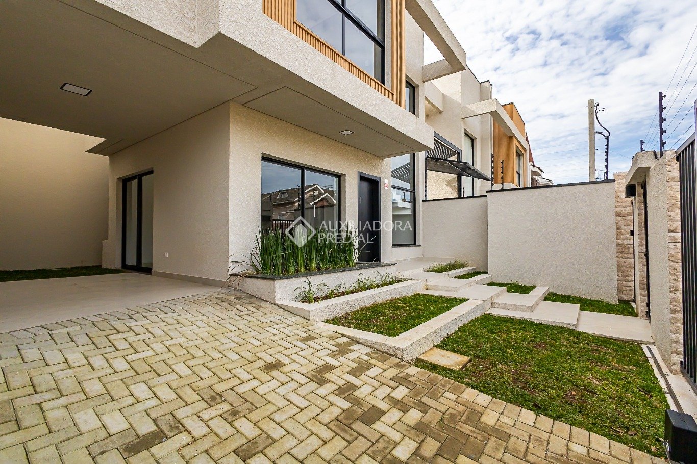 Sobrado com 3 quartos e 115m² à venda em São Braz, Curitiba. (3 / 10)