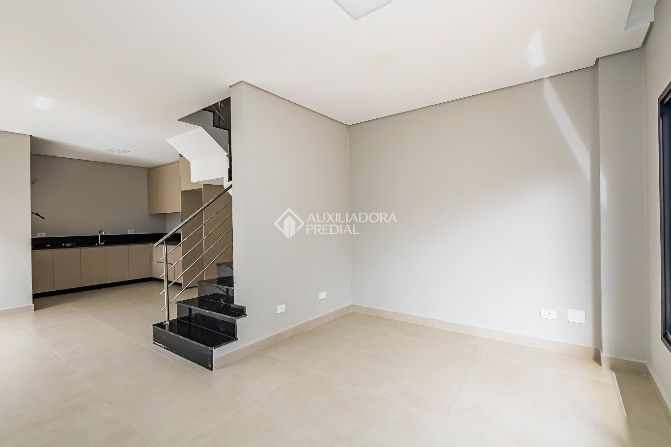 Sobrado com 3 quartos e 115m² à venda em São Braz, Curitiba. (2 / 10)