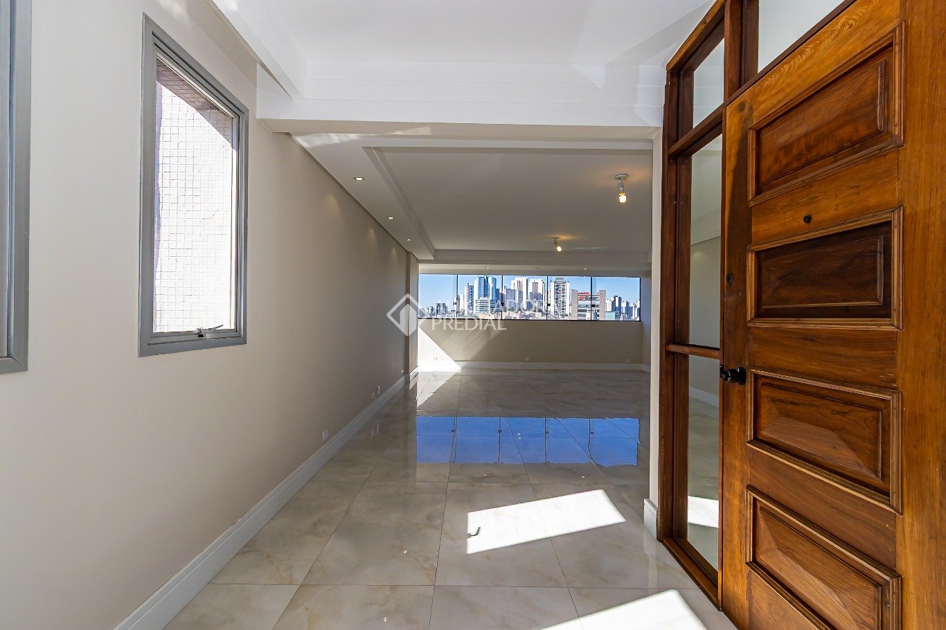 Apartamento com 4 quartos e 225m² à venda em Cristo Rei, Curitiba. (3 / 10)