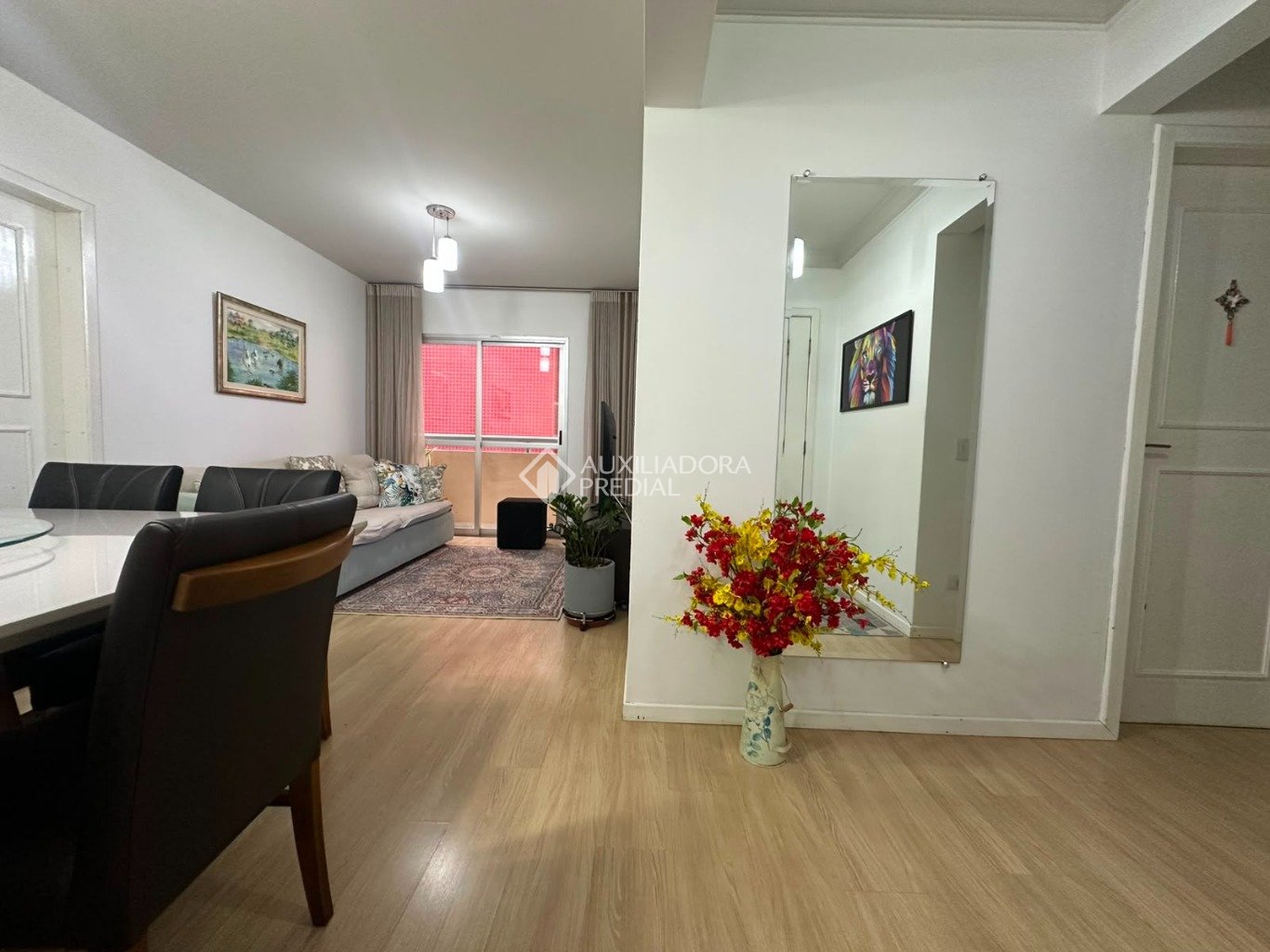 Apartamento com 3 quartos e 86m² à venda em Alto da Glória, Curitiba. (1 / 10)