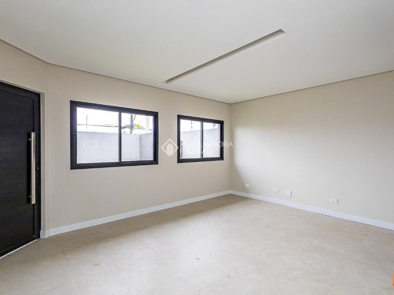 Sobrado com 3 quartos e 163m² à venda em Xaxim, Curitiba. (3 / 10)