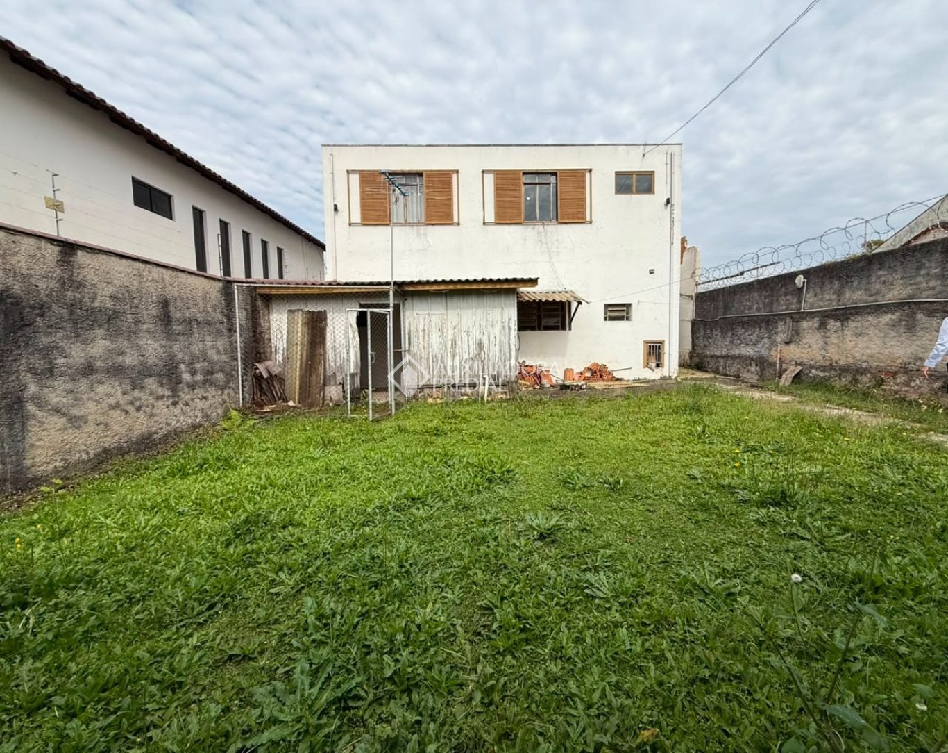 Casa com 3 quartos e 220m² à venda em Parolin, Curitiba. (3 / 10)
