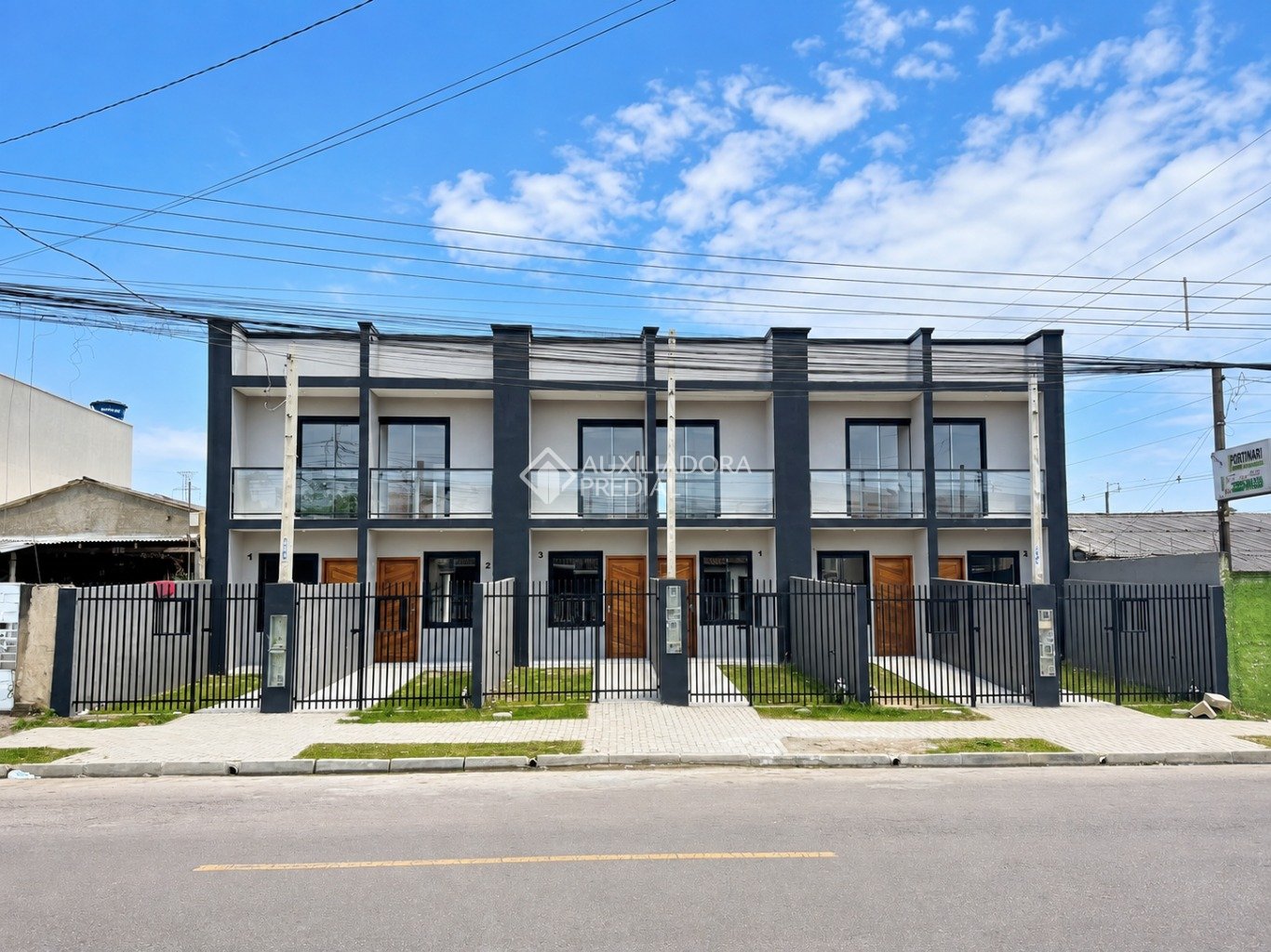 Sobrado com 2 quartos e 65m² à venda em Campo de Santana, Curitiba. (1 / 10)