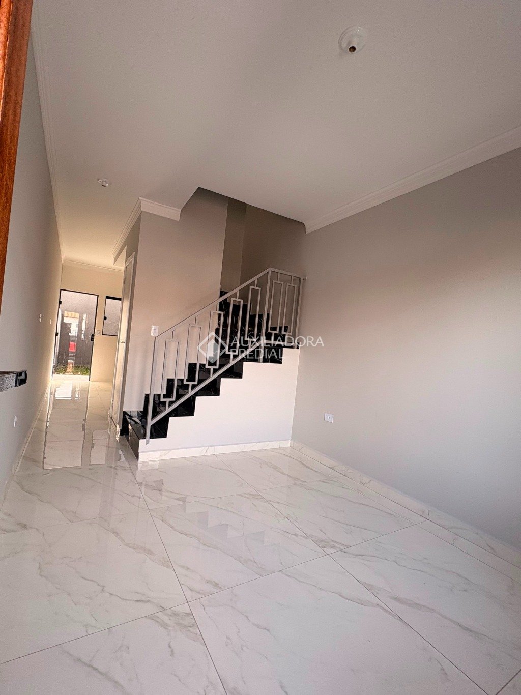 Sobrado com 2 quartos e 65m² à venda em Campo de Santana, Curitiba. (2 / 10)